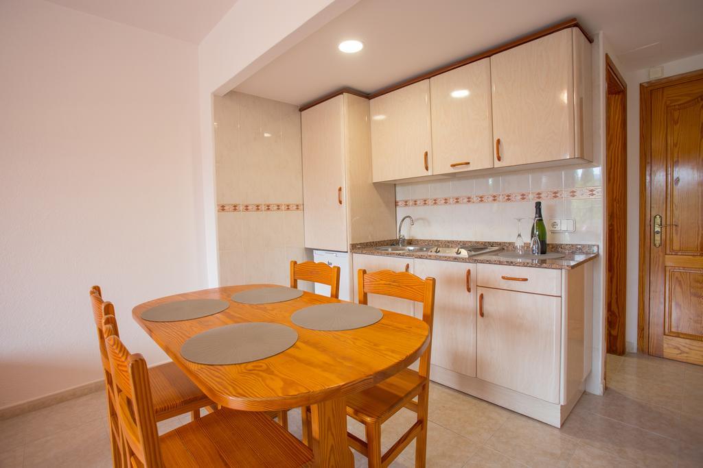 Apartamentos Zodiac Сан-Антоніо Екстер'єр фото